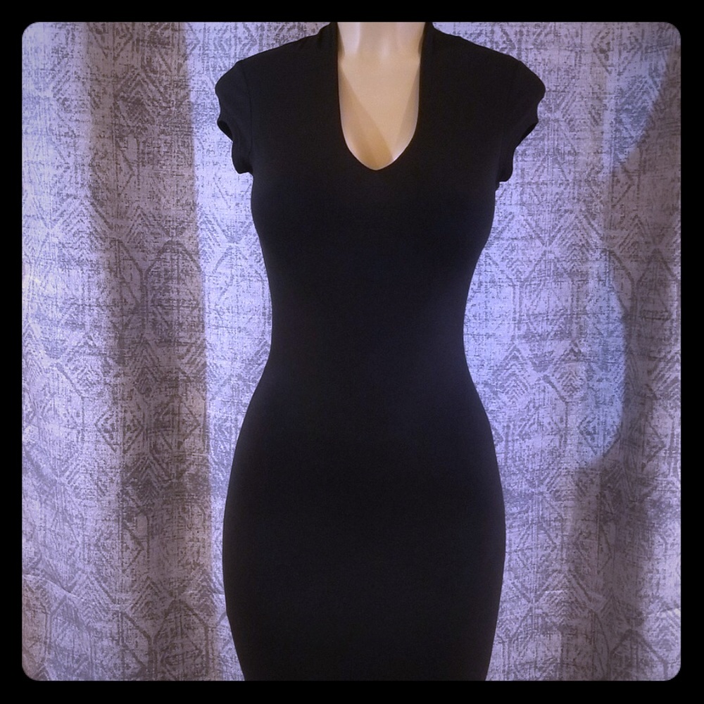 Black bodycon dress